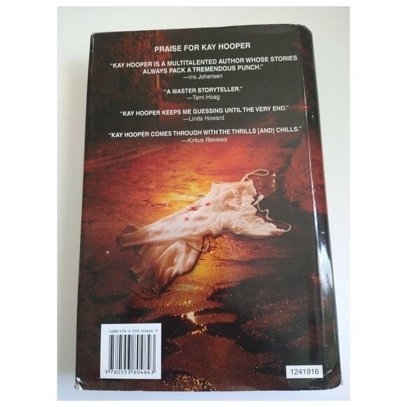 Blood Dreams By Kay Hooper Hardcover Book - Picture 5 of 5